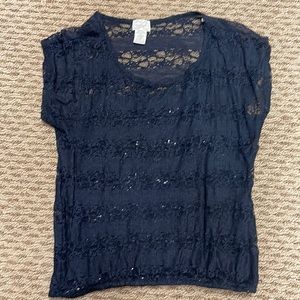 The junior size medium top